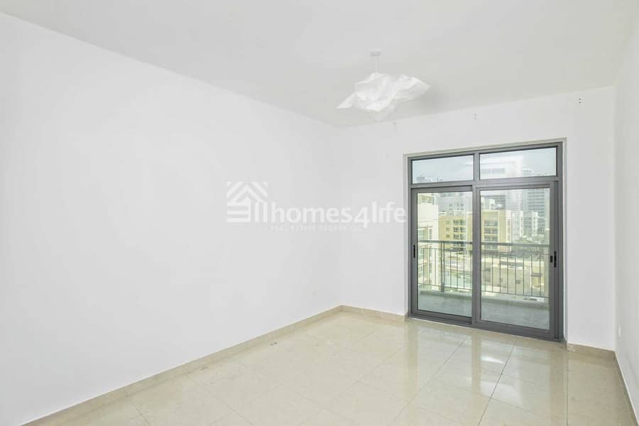 3 Motivated Seller / Bright Apartment / Full Balcony