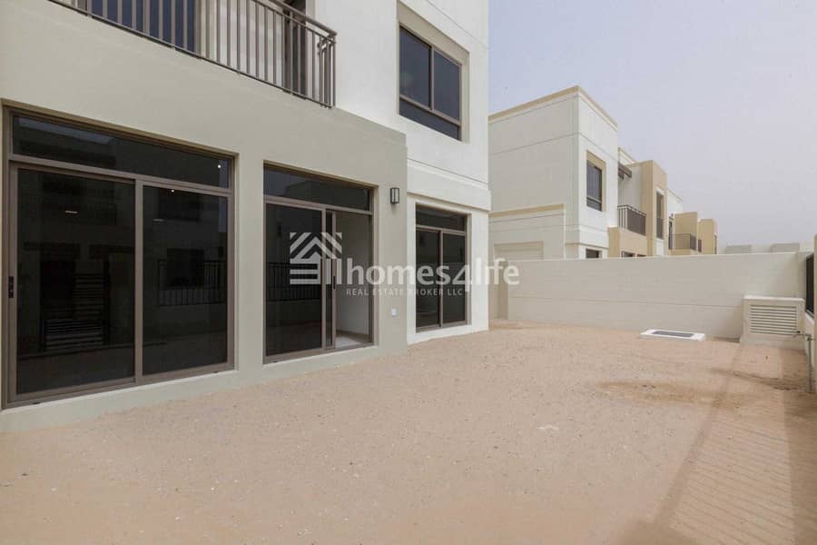 11 Newly-built condition | Unfurnished Townhouse