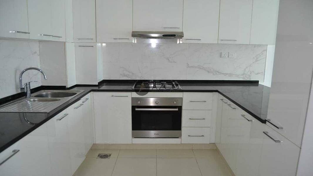 2 Best Location | Immaculate | Kitchen Appliances