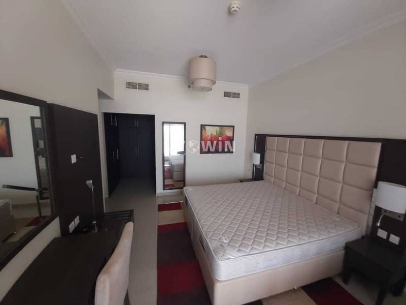 Spacious Fully Furnish Spacious Fully Furnish