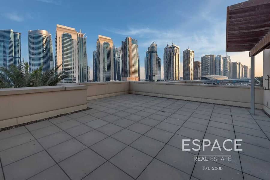 12 Exclusive | Upgraded | Rooftop Terrace | VOT