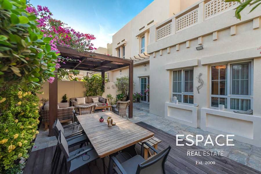SuperB Family Home Type CM Next to Park and Pool SuperB Family Home Type CM Next to Park and Pool