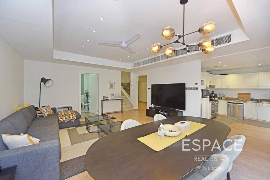 Three Bedroom Townhouse Near to the souk