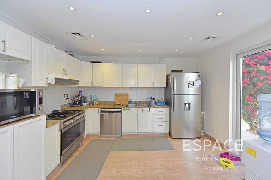 7 Three Bedroom Townhouse Near to the souk