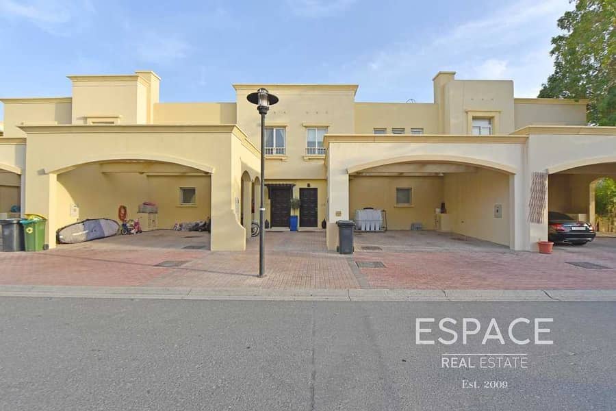 12 Three Bedroom Townhouse Near to the souk