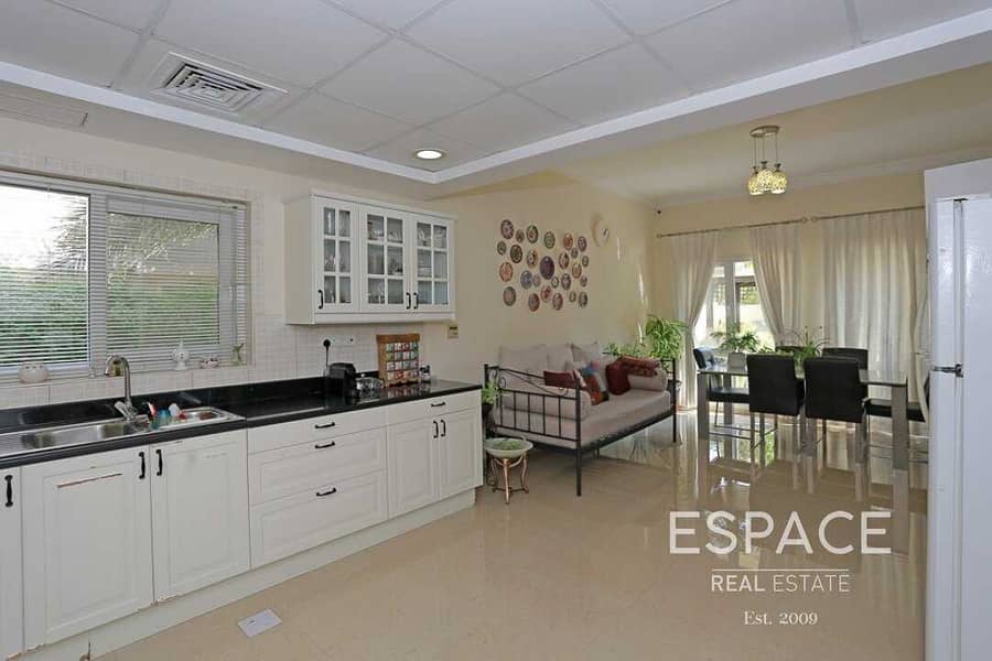 4 Immaculate | Upgraded | Opposite the Pool
