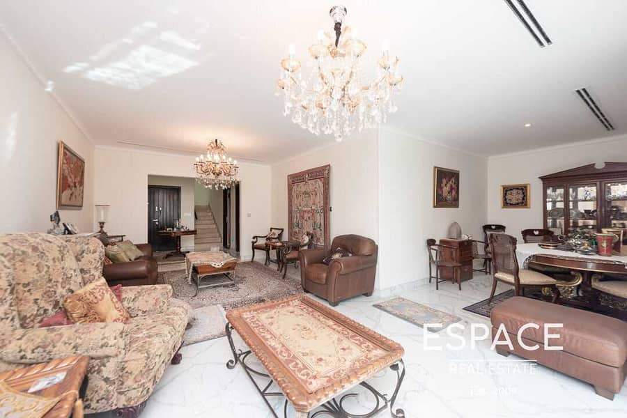 Single Row | Upgraded and Extended| 3BR TH Single Row | Upgraded and Extended| 3BR TH