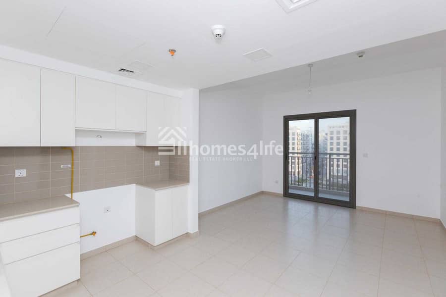 6 Exclusive Unfurnished Apartment with Big Layout