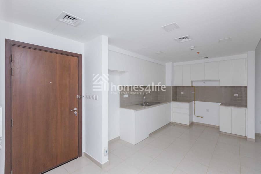 8 Exclusive Unfurnished Apartment with Big Layout