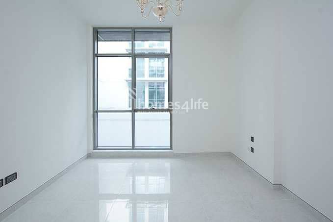 4 LARGE 1 BR WITH BALCONY |LOWER FLOOR IN POLO RESIDENCE