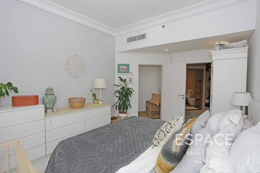 11 Ideal Family Home| Fully Upgraded 2 Beds