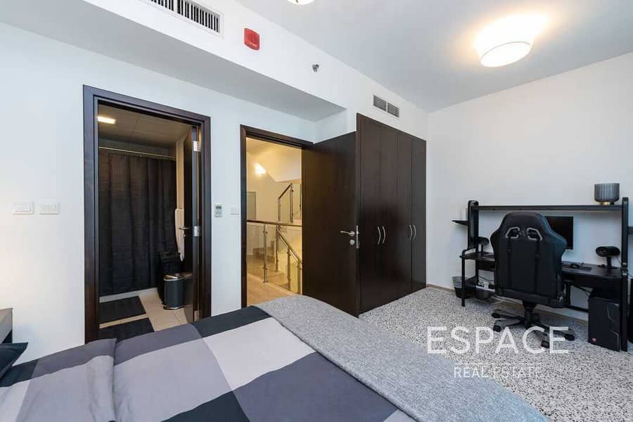 11 Fully Renovated | 4BR Townhouse | Centrally Located