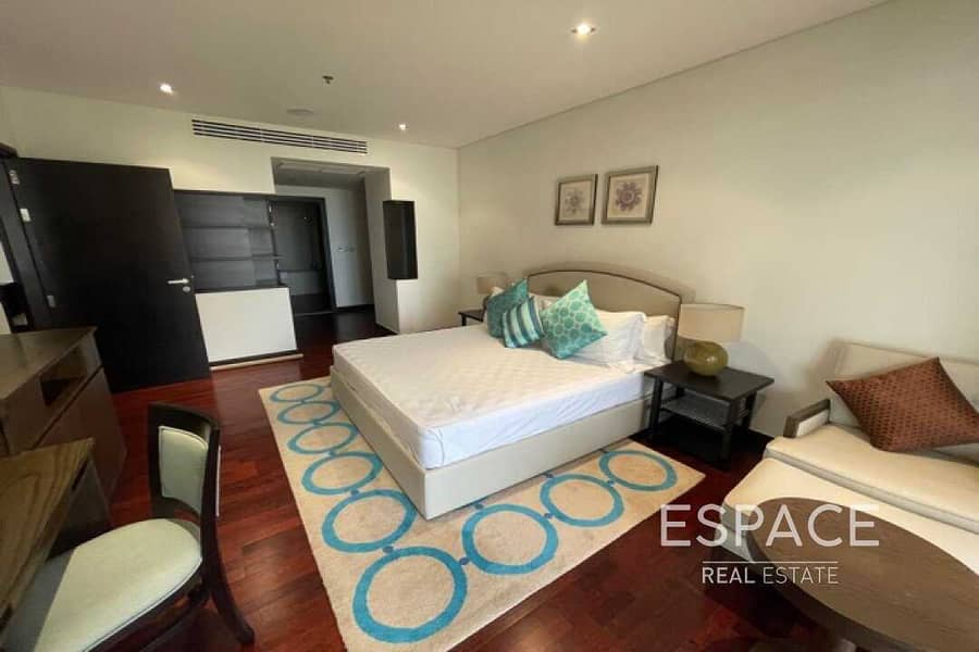10 Park and Partial Sea View | 2 Beds | Furnished