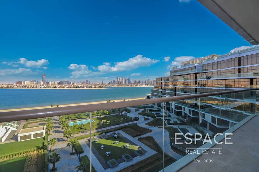 3 Exclusive| Rare Middle Unit| Sea and Skyline View