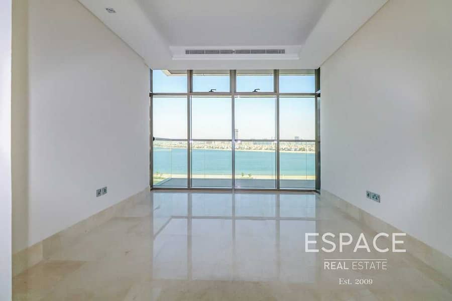8 Exclusive| Rare Middle Unit| Sea and Skyline View