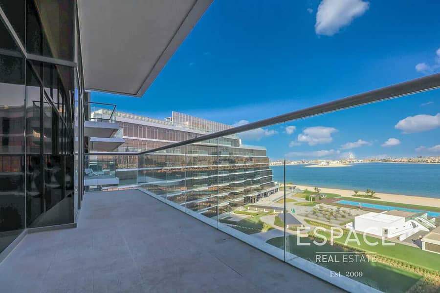 10 Exclusive| Rare Middle Unit| Sea and Skyline View