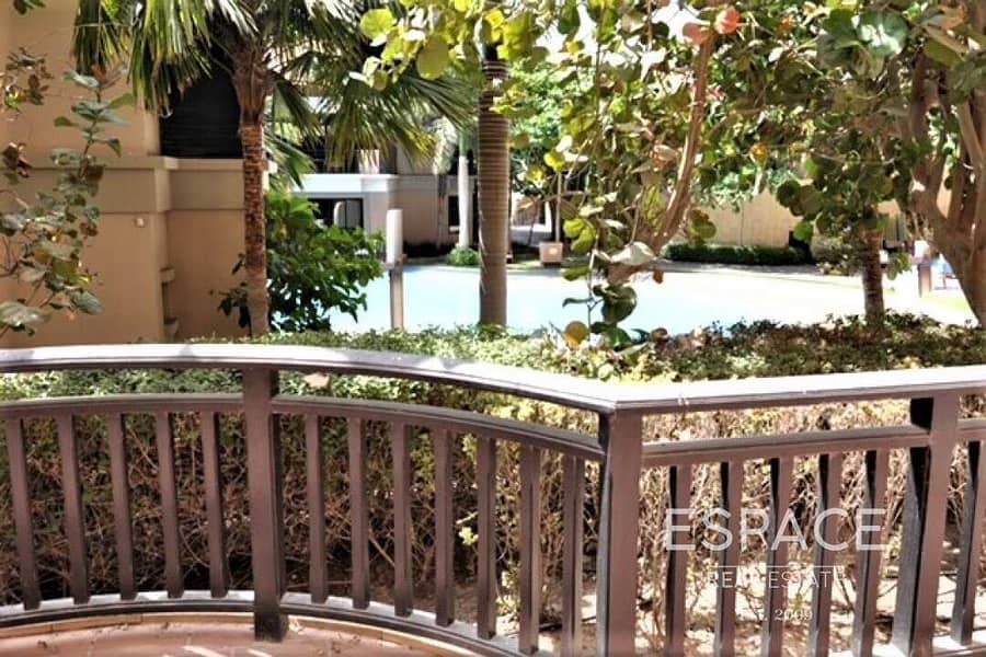 2 Gadren View 1 Bed Furnished Private Beach