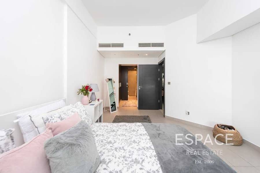 7 Spacious | Well Maintained | Huge Balcony