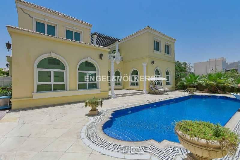 26 Luxurious | With Private Pool | Large Plot