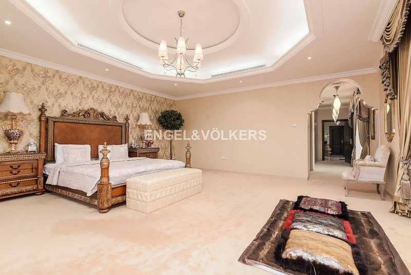 31 Luxurious | With Private Pool | Large Plot