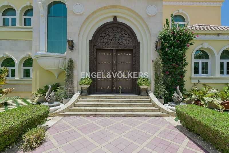 37 Luxurious | With Private Pool | Large Plot