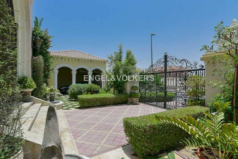 38 Luxurious | With Private Pool | Large Plot