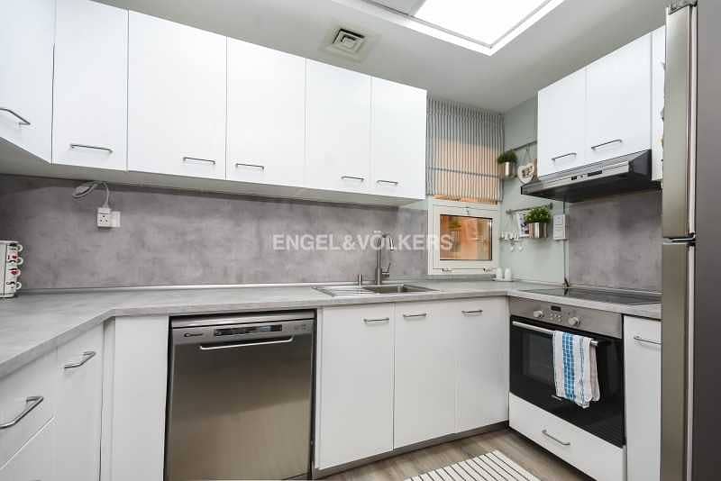 4 Closed Kitchen| Fully Upgraded | Exclusive