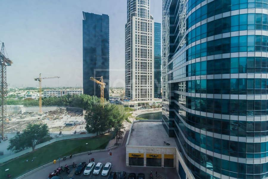 17 Furnished Office | Partitioned | Close to Metro | DMCC