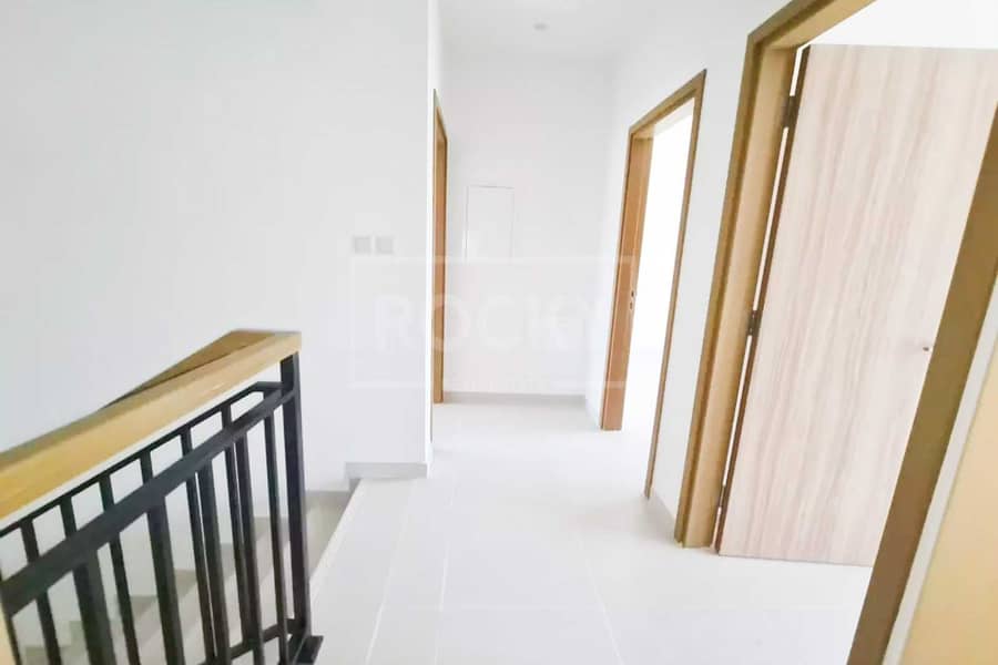 11 3 Bed plus maids |2  Parking|Villa Nova