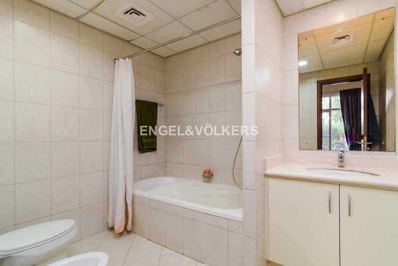 9 Cozy Unit| Over looking the Park | Near School