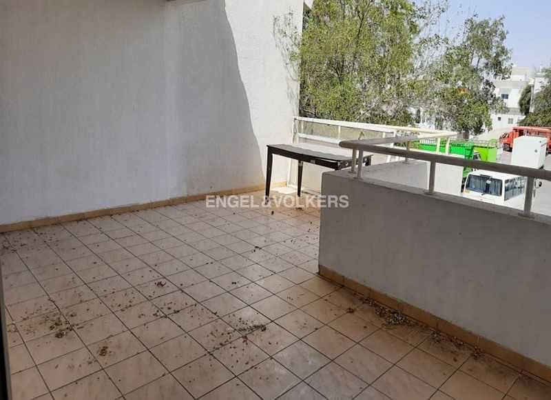 18 Independent Villa | Spacious | With Terrace