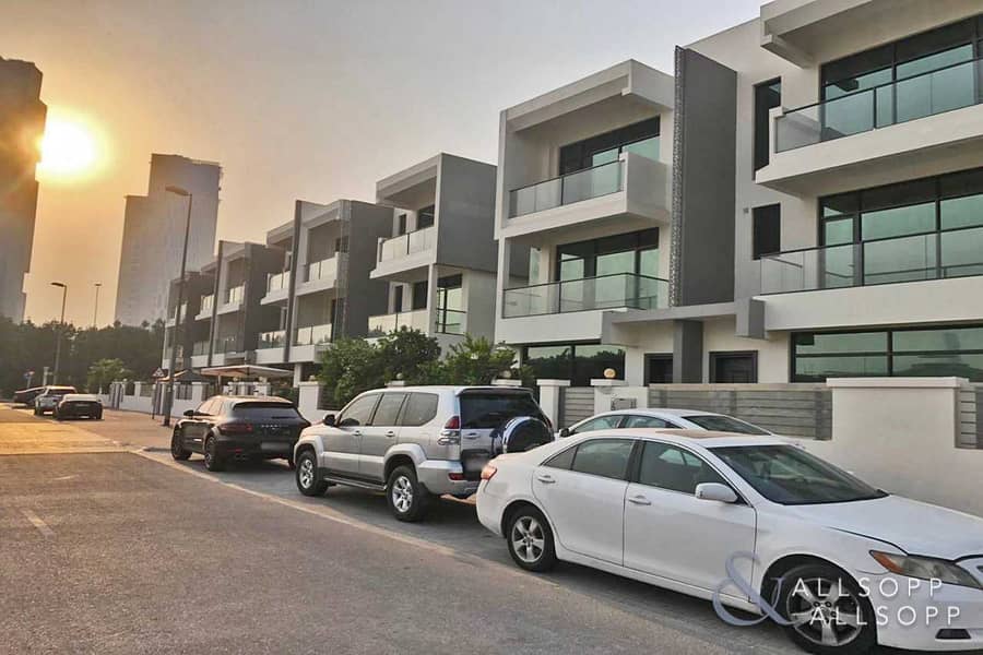 8 3 Storey Townhouse | 4 Bed | Maids Room