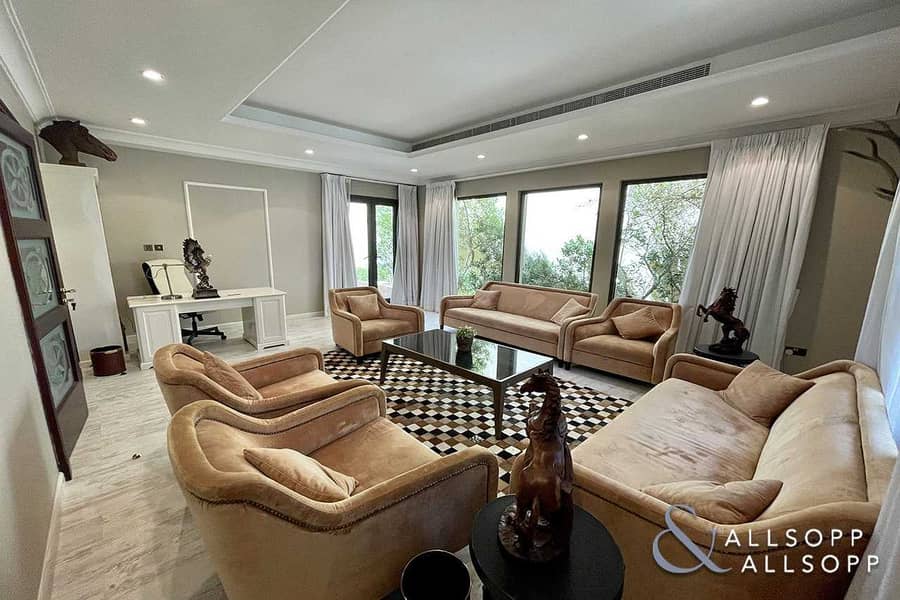 22 Exclusive | Upgraded Garden Home | 4 Beds