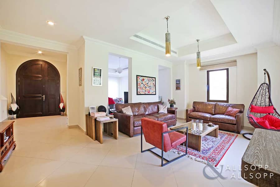 Exclusive | 4 Beds | Next To Pool And Park