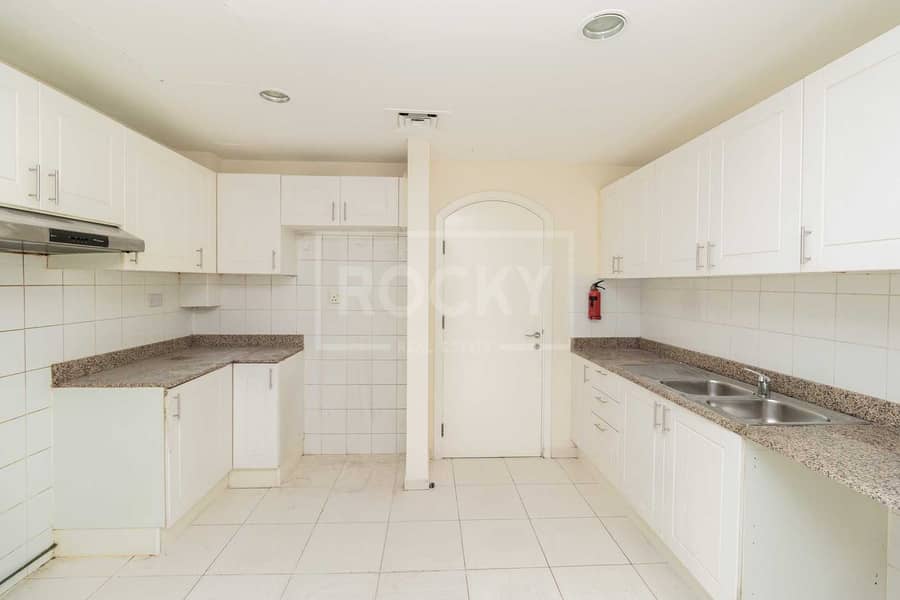 7 Corner Unit | Well Maintained | Vacant on Transfer