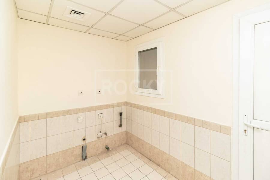 20 Corner Unit | Well Maintained | Vacant on Transfer