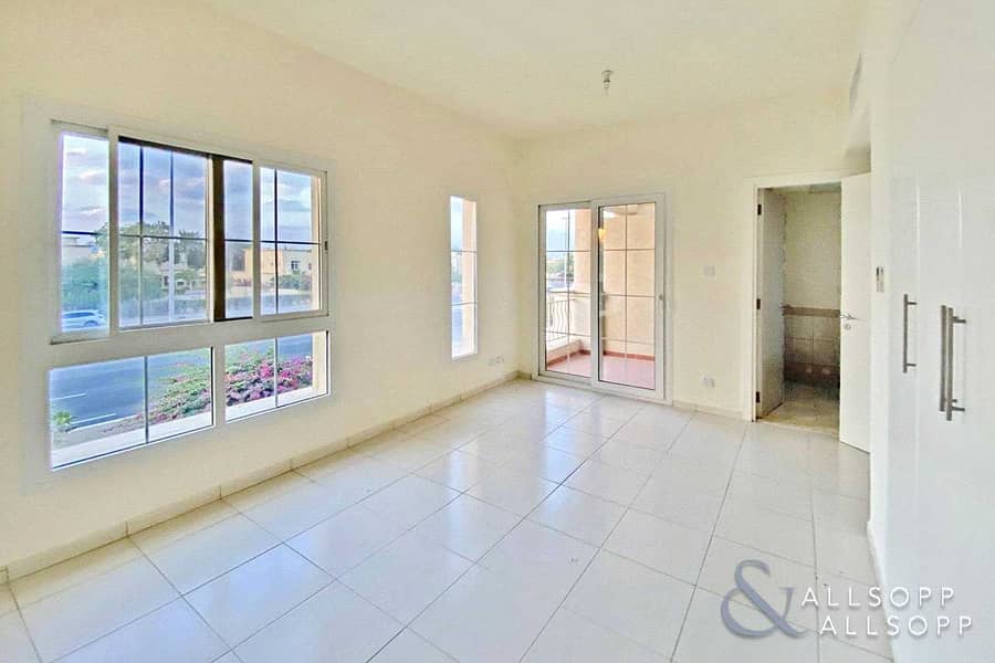 3 Exclusive | Next to Springs Souk | 2 Beds