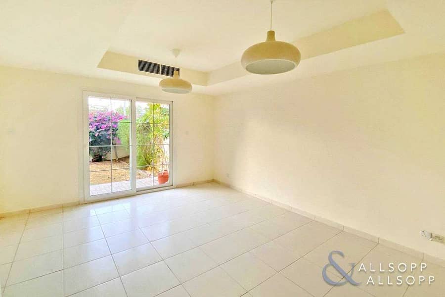 4 Exclusive | Next to Springs Souk | 2 Beds