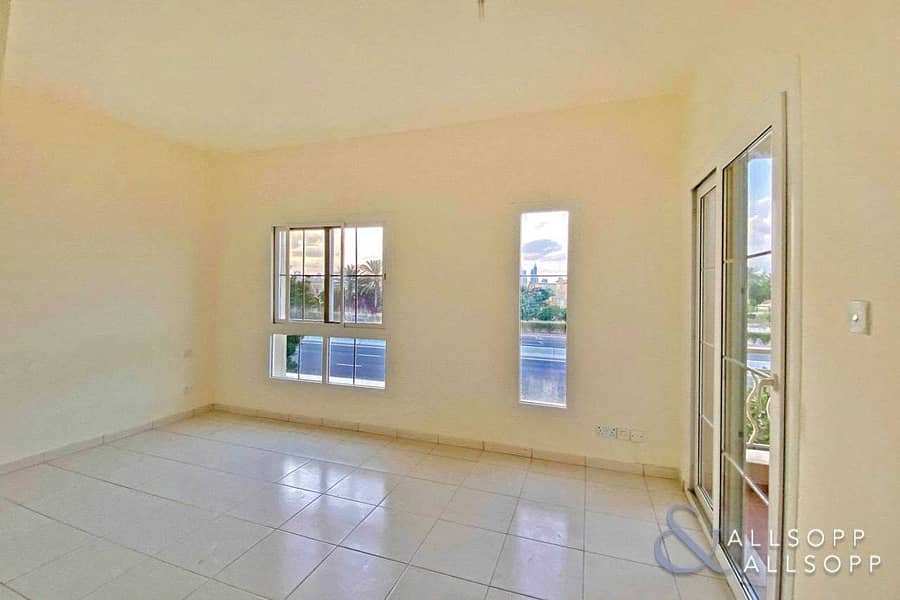 7 Exclusive | Next to Springs Souk | 2 Beds