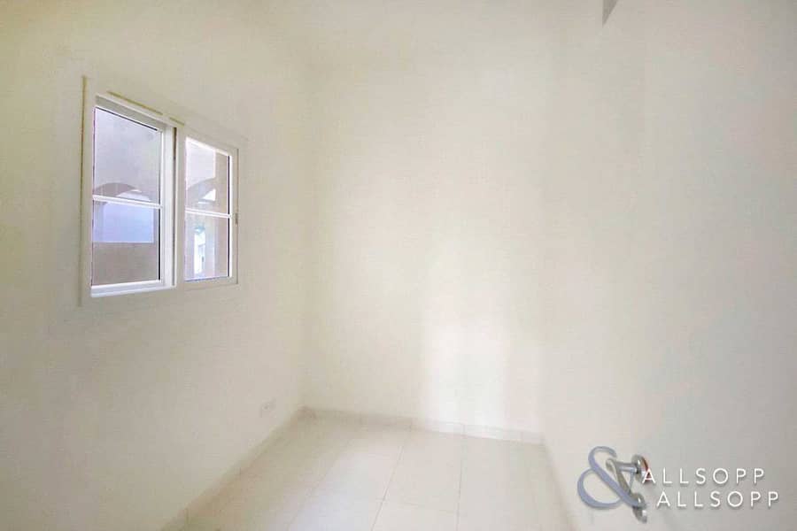 8 Exclusive | Next to Springs Souk | 2 Beds