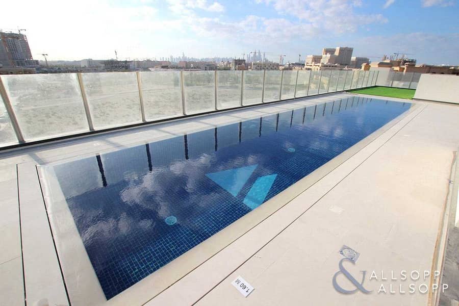 16 Modern Townhouse | 4 Bed | Rooftop Pool