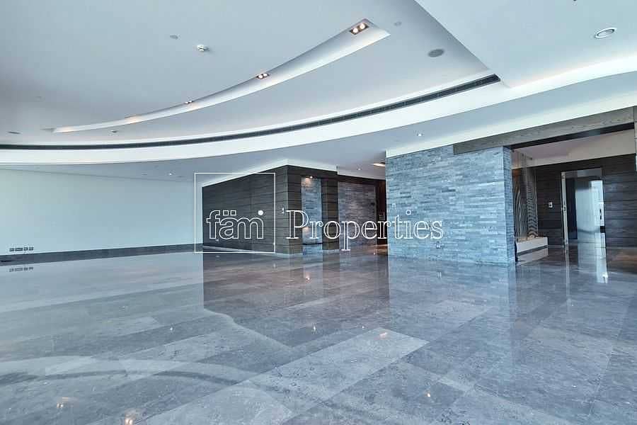 2 EXCLUSIVE Immaculate Contemporary Half-Floor Flat
