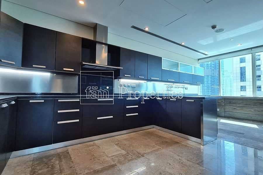 5 EXCLUSIVE Immaculate Contemporary Half-Floor Flat