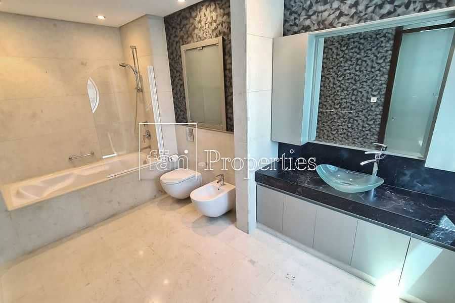 11 EXCLUSIVE Immaculate Contemporary Half-Floor Flat
