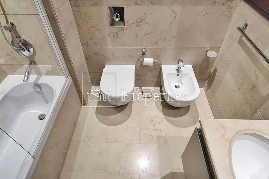 13 EXCLUSIVE Immaculate Contemporary Half-Floor Flat