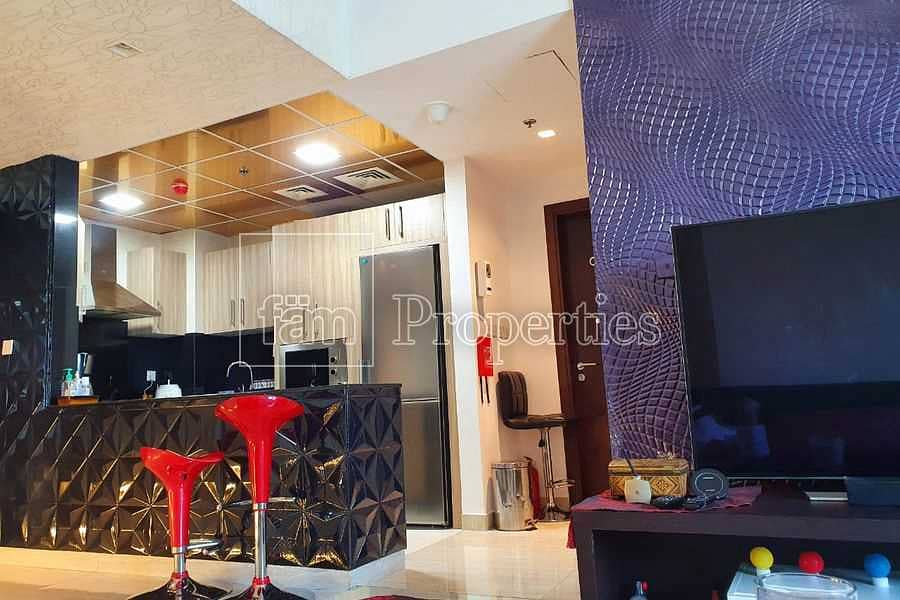 5 Beautiful Fully Furnished Upgraded Apartment