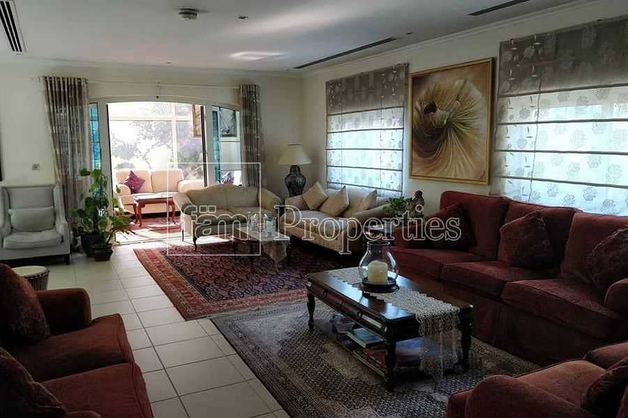 9 Extended | Corner w/ Pool | Landscaped - Avail 1st Aug