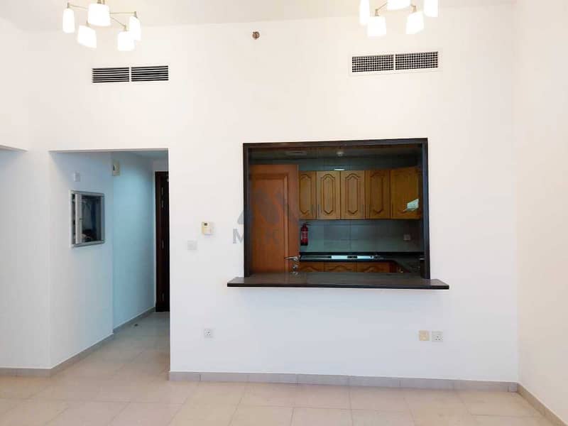 شقة في بلو تاور،شارع الشيخ زايد 2 غرف 85000 درهم - 5039929