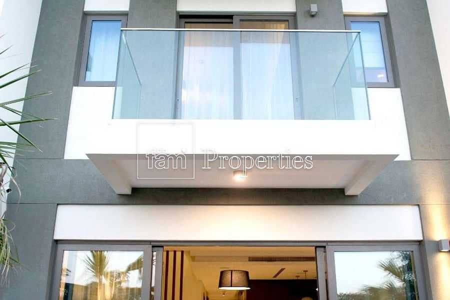 2 Stunning and Spacious 4 Bedroom Townhouse