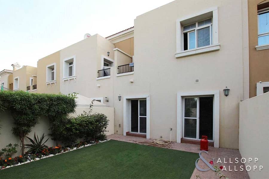 2 Bedrooms | Opposite Parks | Single Row 2 Bedrooms | Opposite Parks | Single Row